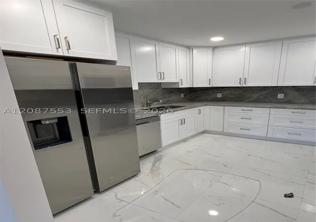 Listing Photo 5 - Condo for sale in building located at 3315 SW 91st Ave, Miami, FL 33165