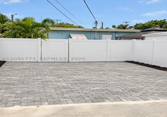 Photo 20 of Single family home for sale at 2315 Hope St, Hollywood, FL 33020 | MLS# A12085773 | Listing updated on 2026-09-15
