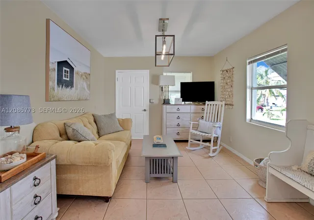 Photo 4 of Single family home for sale at 2315 Hope St, Hollywood, FL 33020 | MLS# A12085773 | Listing updated on 2026-09-15