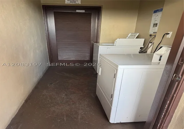 Listing Photo 4 - Condo for sale in building located at 1811 Jefferson, Hollywood, FL 33020 - Unit #705