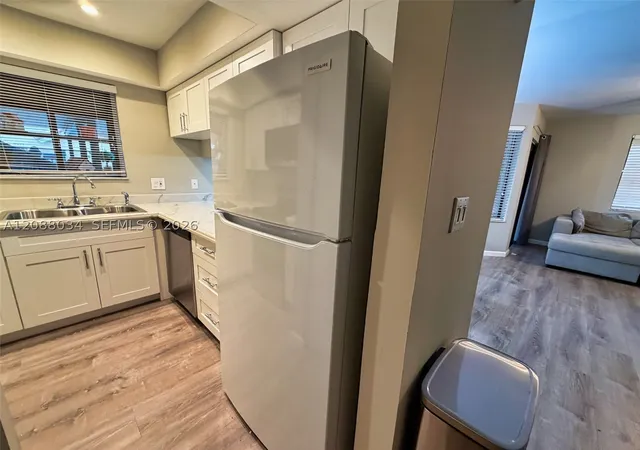 Listing Photo 4 - Condo for sale in building located at 8460 Shadow Ct, Coral Springs, FL 33071 - Unit #1-4