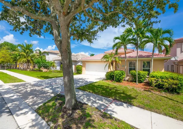 Photo 3 of Single family home for sale at 13945 S Cypress Cvs Cir, Davie, FL 33325 | MLS# A12088075 | Listing updated on 2026-09-15