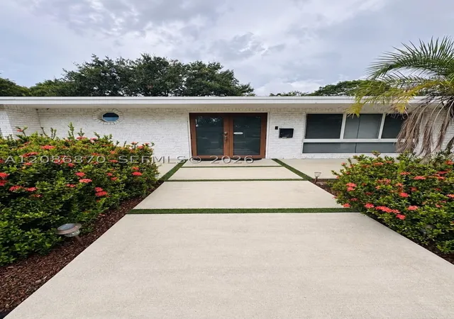 Photo 2 of Single family home for sale at 695 Sw 65th Avenue, Margate, FL 33068 | MLS# A12086870 | Listing updated on 2026-10-01