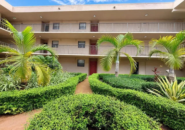 Photo 3 of Condo for sale at 10625 Sw 112th Avenue #111, Miami, FL 33176 | MLS# A12088061 | Listing updated on 2026-09-13