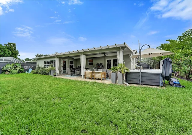Photo 3 of Single family home for sale at 418 Nw 20th Street, Wilton Manors, FL 33311 | MLS# A12088108 | Listing updated on 2026-09-13