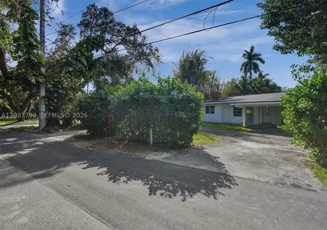 Photo 3 of Single family home for sale at 18500 NE 23rd Court, Miami, FL 33180 | MLS# A12087790 | Listing updated on 2026-09-13
