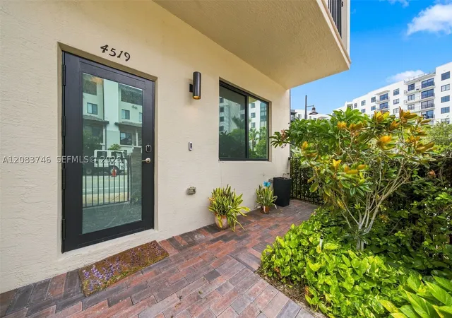 Photo 3 of Townhouse for sale at 4519 NW 84th Avenue, Doral, FL 33166 | MLS# A12083746 | Listing updated on 2026-09-13