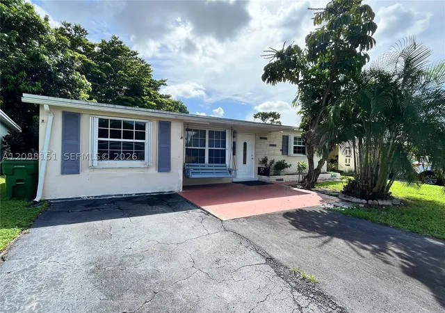 Photo 2 of Single family home for sale at 371 Sw 67th Terrace, Pembroke Pines, FL 33023 | MLS# A12088151 | Listing updated on 2026-09-13