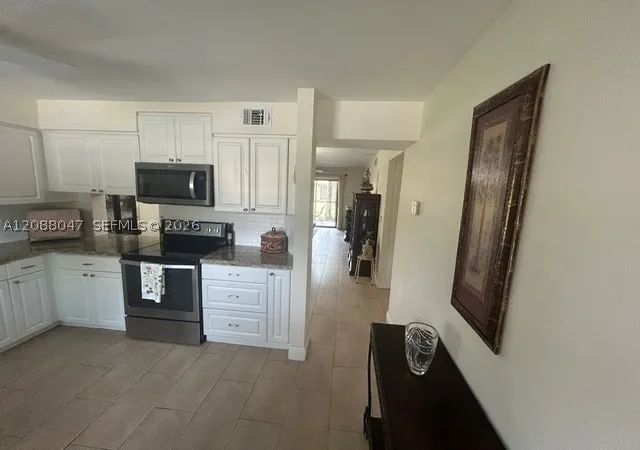 Condo for sale at 2 Briarwood Cir #112, Hollywood, FL 33024 | MLS# A12088047