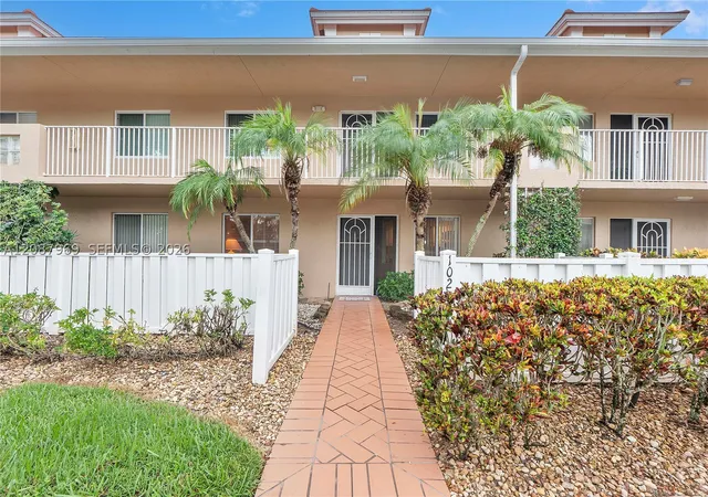 Condo for sale at 5952 Regal Glen Dr #102, Boynton Beach, FL 33437 | MLS# A12087969