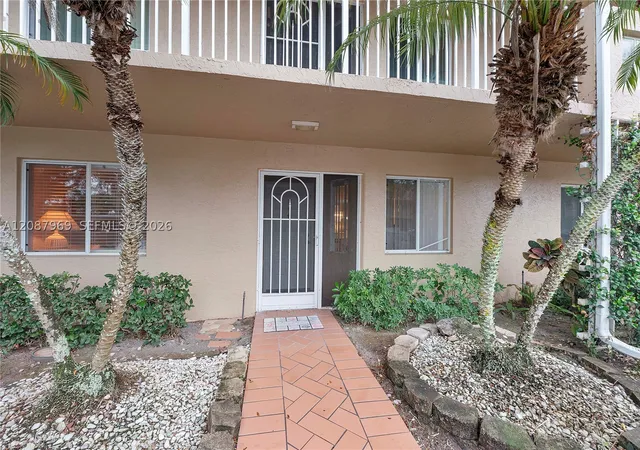 Photo 2 of Condo for sale at 5952 Regal Glen Dr #102, Boynton Beach, FL 33437 | MLS# A12087969 | Listing updated on 2026-09-13
