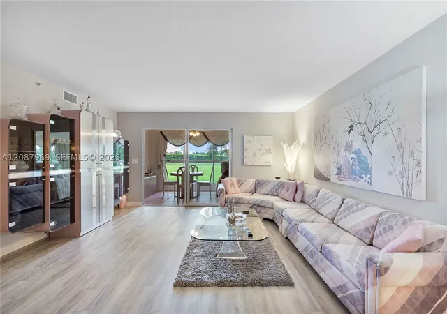 Photo 4 of Condo for sale at 5952 Regal Glen Dr #102, Boynton Beach, FL 33437 | MLS# A12087969 | Listing updated on 2026-09-13