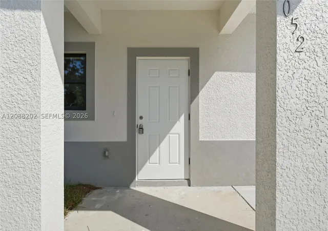 Photo 2 of Single family home for sale at 156 Carousel Ave, La Belle, FL 33935 | MLS# A12088202 | Listing updated on 2026-09-13