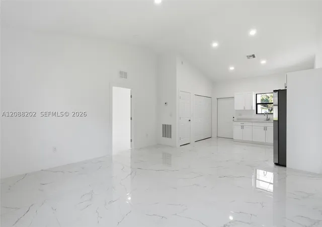 Photo 4 of Single family home for sale at 156 Carousel Ave, La Belle, FL 33935 | MLS# A12088202 | Listing updated on 2026-09-13
