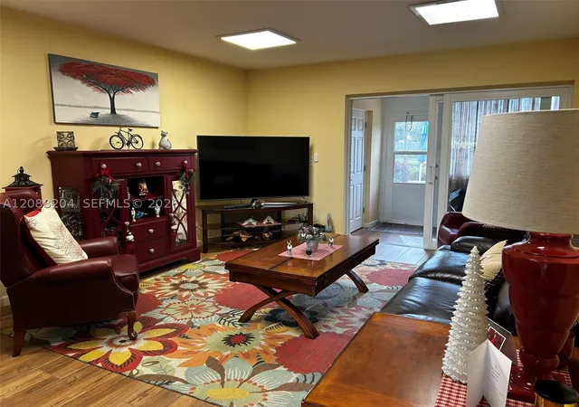 Condo for sale at 2941 Crosley Dr W #H, West Palm Beach, FL 33415 | MLS# A12088204