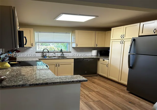 Listing Photo 4 - Condo for sale in building located at 2941 Crosley Dr W, West Palm Beach, FL 33415 - Unit #H
