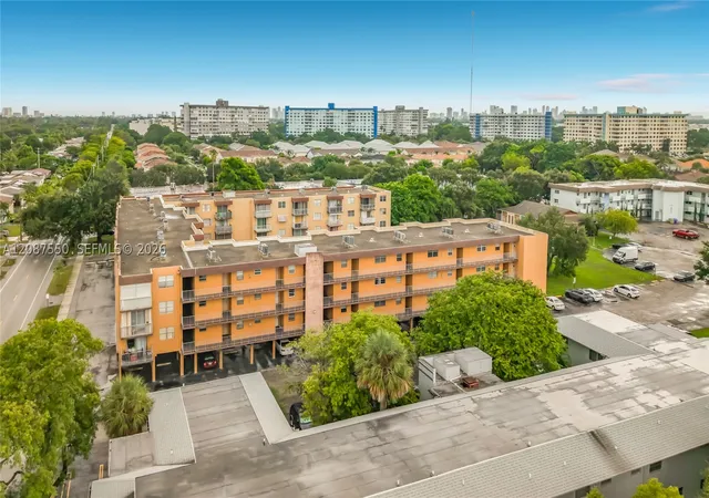 Photo 2 of Condo for sale at 1600 Tallwood Ave #204, Hollywood, FL 33021 | MLS# A12087550 | Listing updated on 2026-10-01