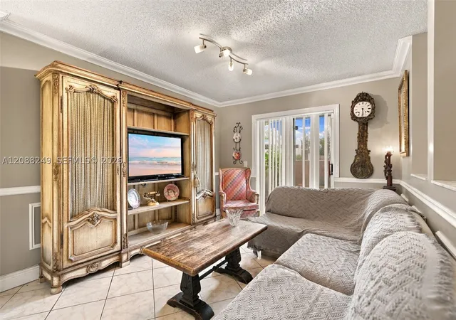 Listing Photo 5 - Condo for sale in building located at 7503 Granville Dr, Tamarac, FL 33321 - Unit #102