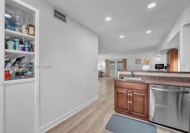 Photo 3 of Townhouse for sale at 2771 Nw 47th Lane #2905, Lauderdale Lakes, FL 33313 | MLS# A12088187 | Listing updated on 2026-10-07