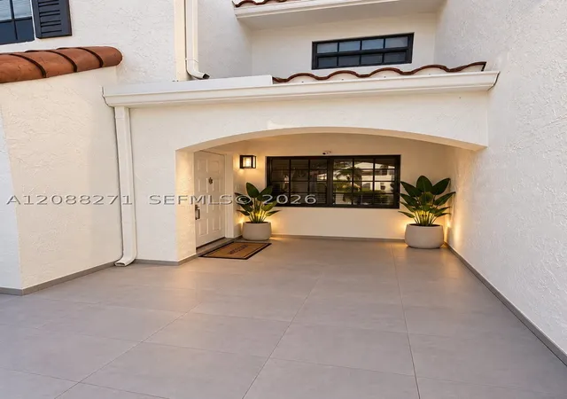 Photo 4 of Townhouse for sale at 21204 Harbor Way #123-12, Aventura, FL 33180 | MLS# A12088271 | Listing updated on 2026-09-14