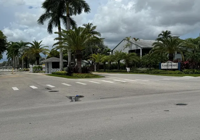 Photo 3 of Condo for sale at 1002 Adams Ave #1002D, Homestead, FL 33034 | MLS# A12088140 | Listing updated on 2026-09-14