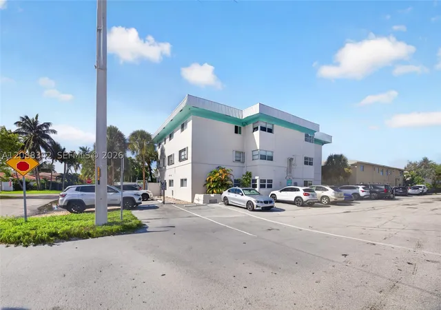 Photo 2 of Condo for sale at 2715 Ne 49th Street #103, Fort Lauderdale, FL 33308 | MLS# A12088342 | Listing updated on 2026-09-14