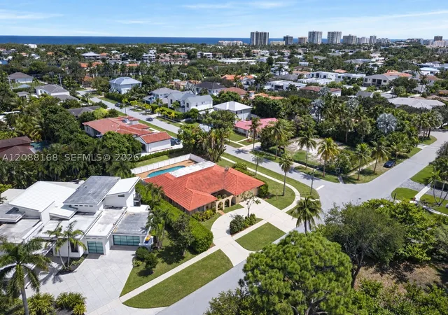 Photo 4 of Single family home for sale at 820 NE 4th Avenue, Boca Raton, FL 33432 | MLS# A12088168 | Listing updated on 2026-09-14