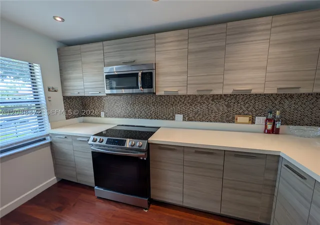 Photo 3 of Condo for sale at 8460 Casa Del Lago #H, Boca Raton, FL 33433 | MLS# A12088372 | Listing updated on 2026-09-14