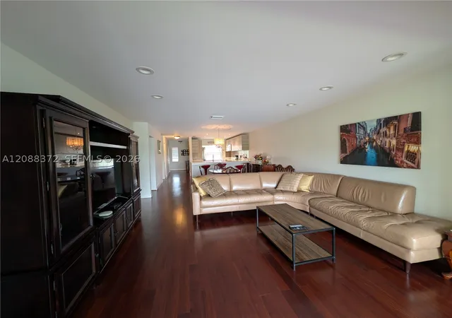 Photo 4 of Condo for sale at 8460 Casa Del Lago #H, Boca Raton, FL 33433 | MLS# A12088372 | Listing updated on 2026-09-14