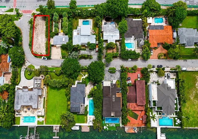 Photo 4 of Land for sale at 920 N Venetian Dr, Miami, FL 33139 | MLS# A12088416 | Listing updated on 2026-09-14