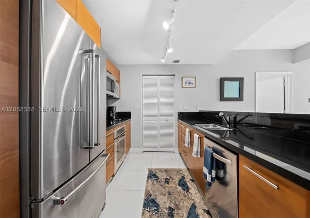 Photo 2 of Condo for sale at 253 Ne 2nd Street #2501, Miami, FL 33132 | MLS# A12088338 | Listing updated on 2026-09-14