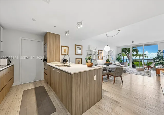 Photo 4 of Condo for sale at 600 NE 27th Street #704, Miami, FL 33137 | MLS# A12088123 | Listing updated on 2026-09-14