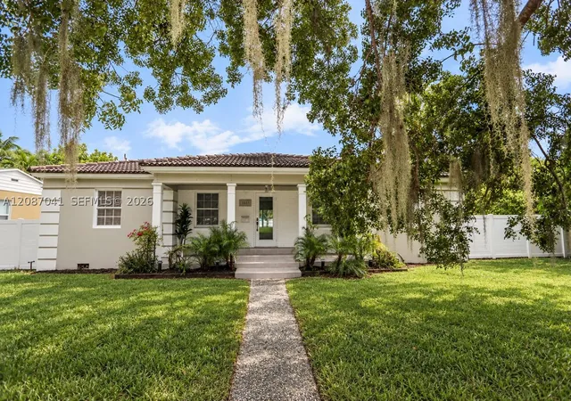 Photo 1 of Single family home for sale at 1516 Jefferson St, Hollywood, FL 33020 | MLS# A12087041 | Listing updated on 2026-09-17