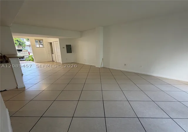 Listing Photo 4 - Condo for sale in building located at 1965 Freeport Ln, Riviera Beach, FL 33404 - Unit #1965