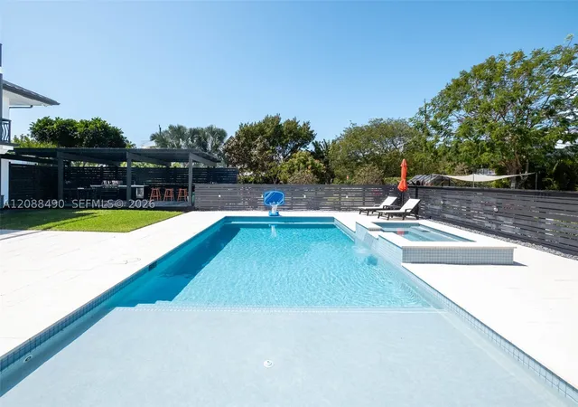 Photo 4 of Single family home for sale at 55 Ocean Front Dr, Key Largo, FL 33037 | MLS# A12088490 | Listing updated on 2026-09-14