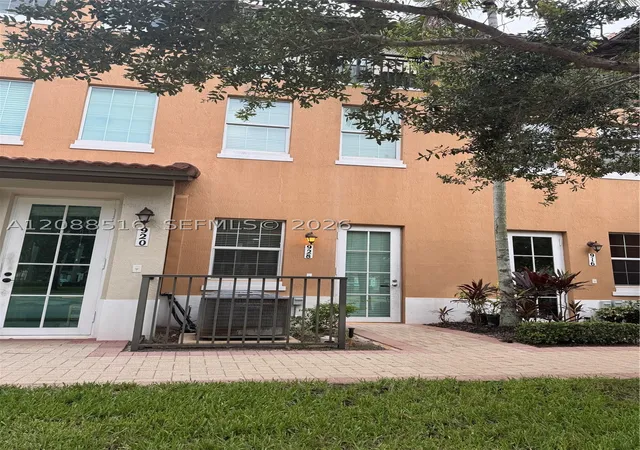 Photo 2 of Condo for sale at 928 Sw 147th Avenue #2906, Pembroke Pines, FL 33027 | MLS# A12088516 | Listing updated on 2026-09-14