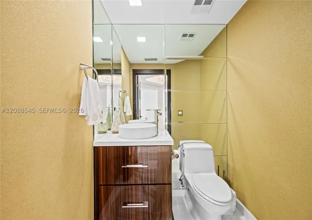Photo 3 of Condo for sale at 2711 S Ocean Dr #1902, Hollywood, FL 33019 | MLS# A12088545 | Listing updated on 2026-09-14