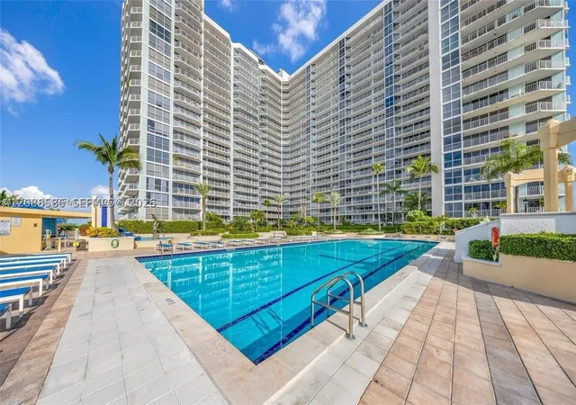 Photo 3 of Condo for sale at 7601 E Treasure Dr #1722, North Bay Village, FL 33141 | MLS# A12088586 | Listing updated on 2026-09-14