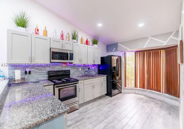 Photo 4 of Townhouse for sale at 1111 San Remo Cir, Homestead, FL 33035 | MLS# A12088683 | Listing updated on 2026-09-14