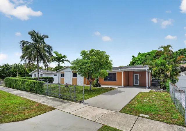 Photo 3 of Single family home for sale at 19920 Sw 118th Place, Miami, FL 33177 | MLS# A12086939 | Listing updated on 2026-10-05