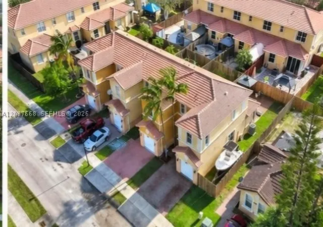 Photo 3 of Townhouse for sale at 24705 Sw 110th Place, Homestead, FL 33032 | MLS# A12087668 | Listing updated on 2026-09-15