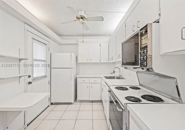 Photo 3 of Condo for sale at 3301 N Country Clb Dr #208, Aventura, FL 33180 | MLS# A12087731 | Listing updated on 2026-09-15