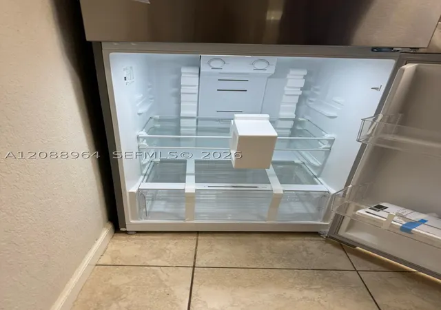 Listing Photo 5 - Condo for sale in building located at 7210 Southgate Blvd, Tamarac, FL 33321 - Unit #7210