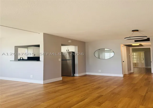 Photo 3 of Condo for sale at 21 Windsor B #21, West Palm Beach, FL 33417 | MLS# A12087685 | Listing updated on 2026-09-15