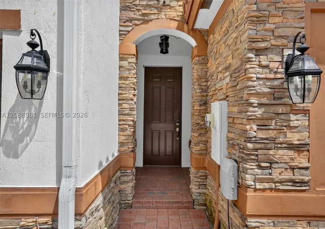 Photo 4 of Townhouse for sale at 16605 SW 42nd Way, Miami, FL 33185 | MLS# A12088081 | Listing updated on 2026-10-02