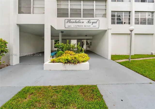 Photo 2 of Sale Pending at 6903 Cypress Rd #D26, Plantation, FL 33317 | MLS# A12088791 | Listing updated on 2026-10-04