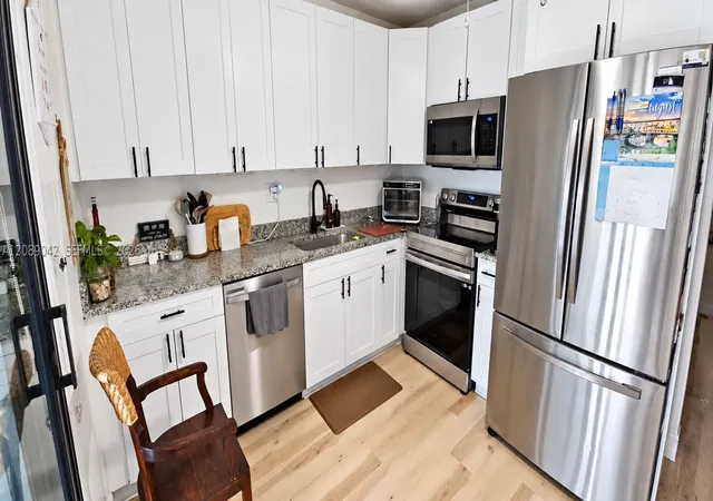 Photo 2 of Townhouse for sale at 3557 Nw 111th Terrace, Sunrise, FL 33351 | MLS# A12089042 | Listing updated on 2026-09-15