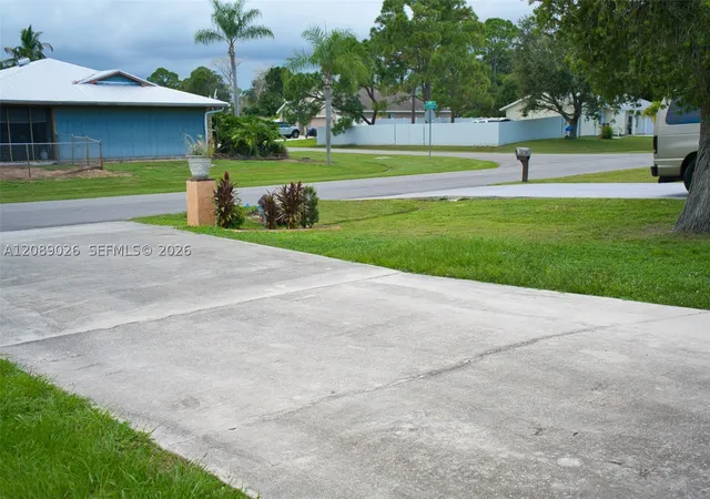 Photo 4 of Single family home for sale at 1173 SE Odonnell Ln, Port St Lucie, FL 34983 | MLS# A12089026 | Listing updated on 2026-09-15