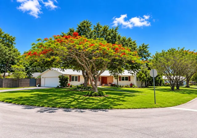 Photo 2 of Single family home for sale at 16101 Sw 87th Court, Palmetto Bay, FL 33157 | MLS# A12086588 | Listing updated on 2026-09-29