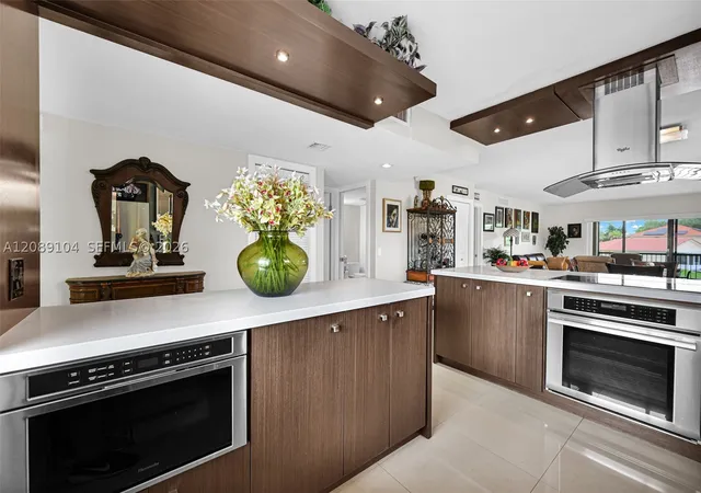 Photo 3 of Condo for sale at 374 Lakeview Dr #204, Weston, FL 33326 | MLS# A12089104 | Listing updated on 2026-09-15